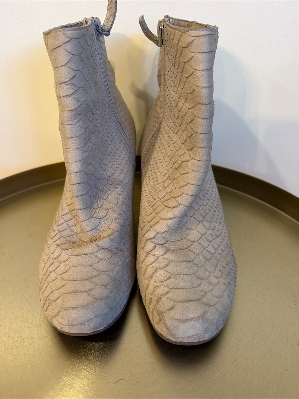 Cordani beige embossed suede ankle booties size 6 1/2